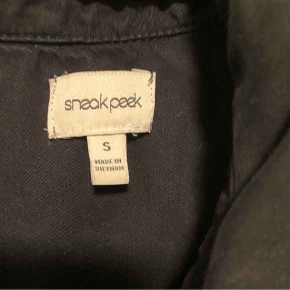 Black long sleeve button down - Picture 2 of 4